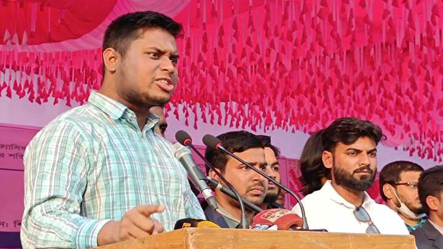আগে খুনি হাসিনার বিচার নিশ্চিত করতে হবে, তারপর রাজনীতি