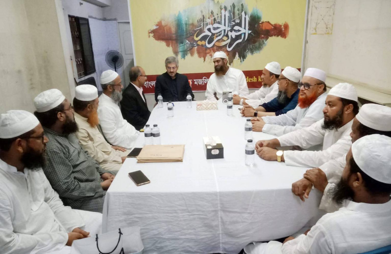 ইরানি কালচারাল কাউন্সিলর সৌজন্য সাক্ষাতে মিলিত হয়েছেন বাংলাদেশ খেলাফত মজলিসের আমীর মাওলানা মামুনুল হকের সঙ্গে