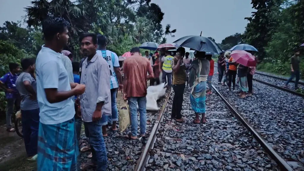 বন্ধুর বাড়ি বেড়াতে গিয়ে প্রাণ গেল ২ যুবকের