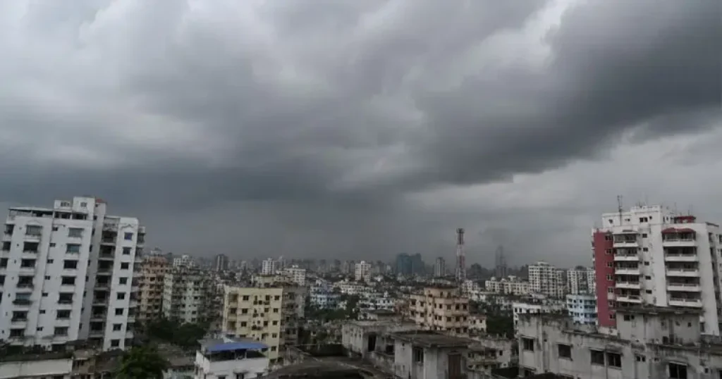 বৃষ্টির দাপট আরও বাড়বে, ১৫ অঞ্চলে ঝড়বৃষ্টির সতর্কতা