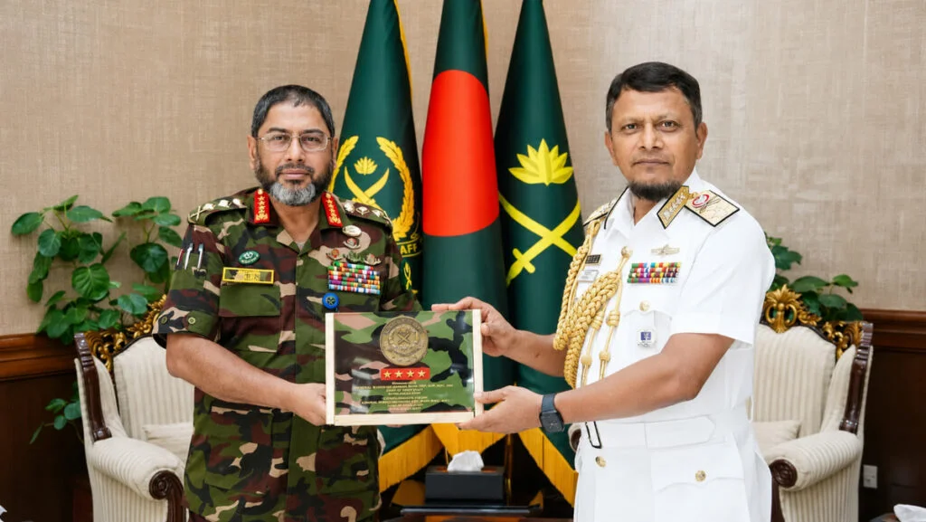 সেনাবাহিনী প্রধানের সঙ্গে নৌবাহিনী প্রধানের বিদায়ী সৌজন্য সাক্ষাৎ