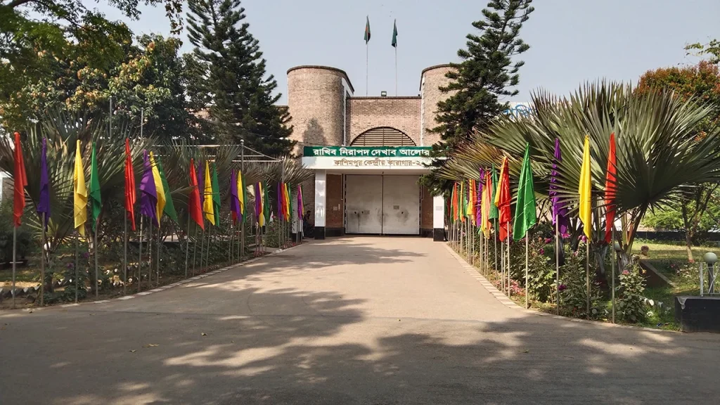 কাশিমপুর মহিলা কারাগার থেকে নারী বন্দি পলায়ন: বরখাস্ত ৭