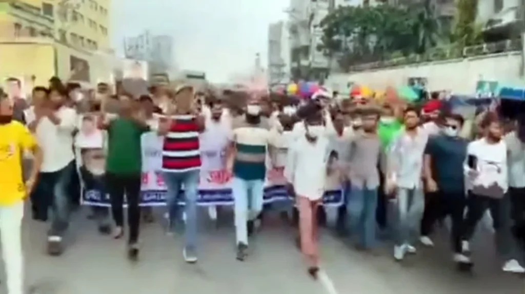 কালিয়াকৈরে যুবলীগের ঝটিকা মিছিল, প্রতিবাদে যুবদলের পাল্টা মিছিল