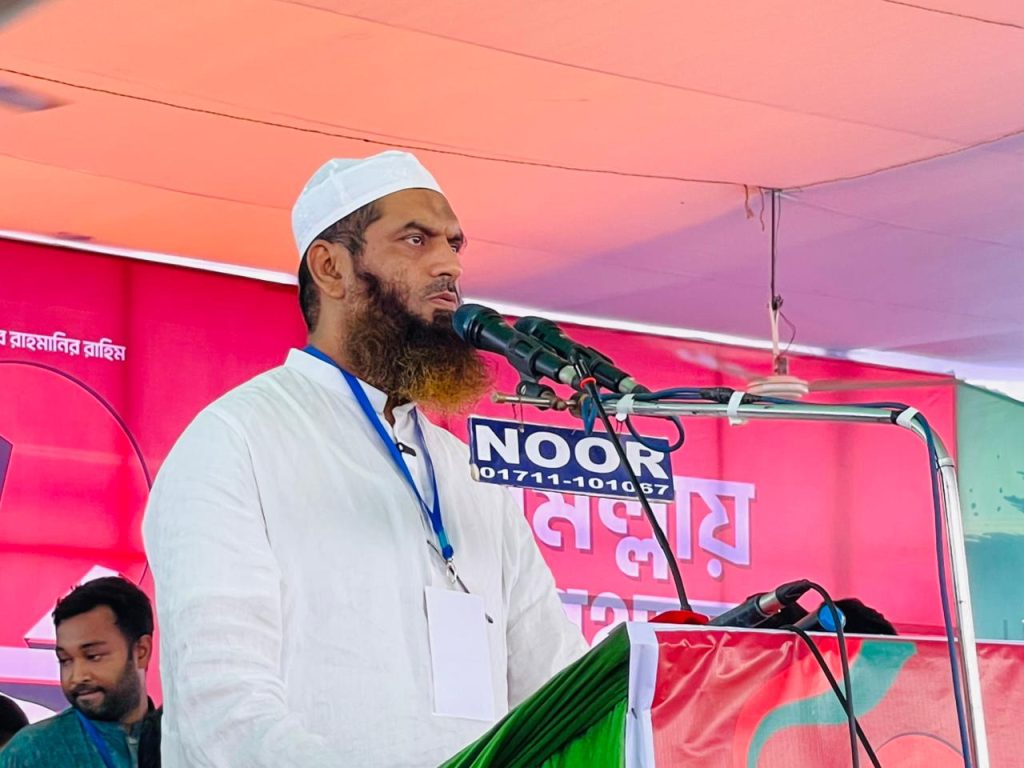 ‘কার্ডের গণতন্ত্র দিয়ে জনগণের ৭০ শতাংশ রায়কে বিভ্রান্ত করা যাবে না’ -আল্লামা মামুনুল হক