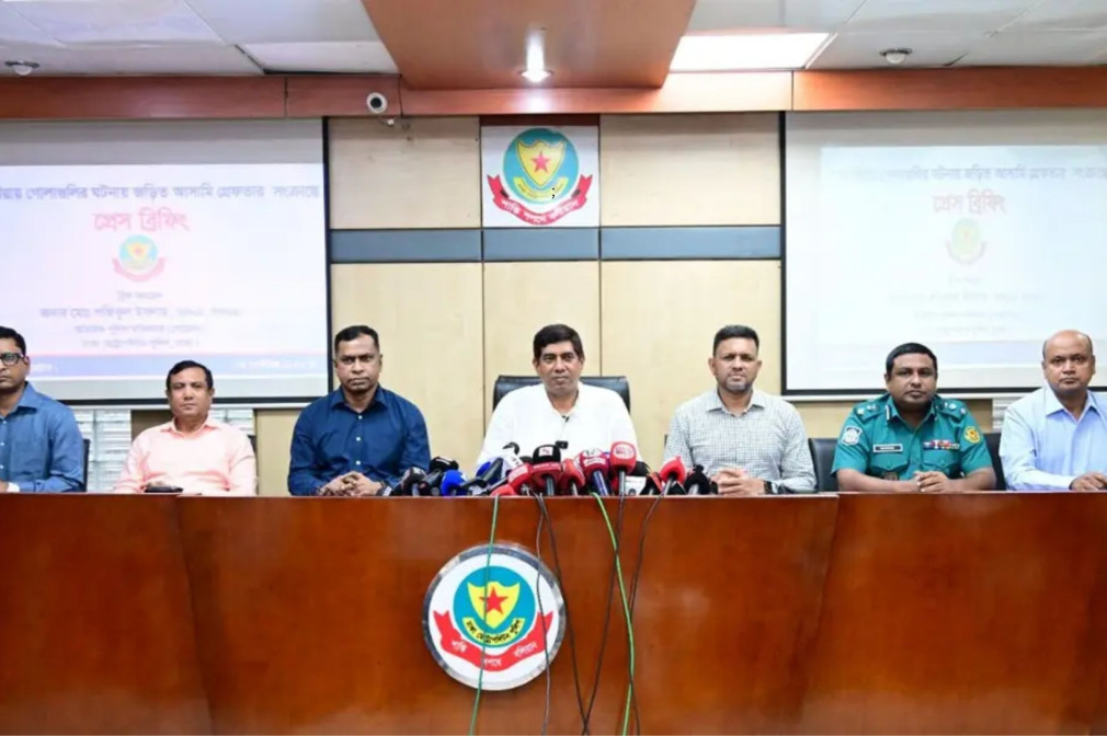 সংসদ ভবনের সামনে শিক্ষিকা হত্যায় নির্দিষ্ট করে কাউকে মূল অপরাধী বলা এখনই সম্ভব নয়: ডিবি