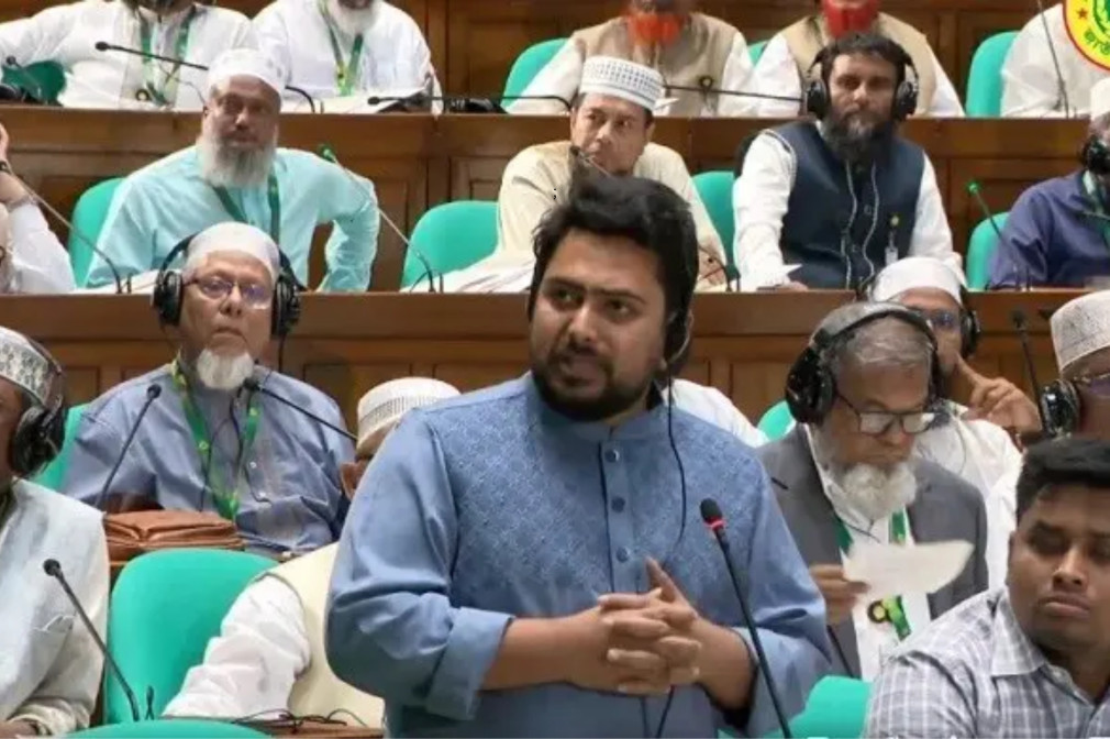 র্যাবের জনবল দিয়ে এসআরবি প্রতিষ্ঠা করায় র্যাবের পুনর্গঠন করা হচ্ছে: নাহিদ ইসলাম