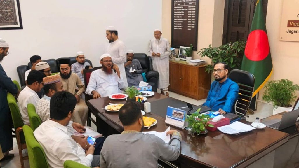 জাগতিক জ্ঞানের পাশাপাশি কুরআন-সুন্নাহর শিক্ষাও জরুরি: শায়খে চরমোনাই